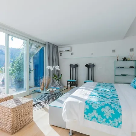 Vallugola 8, Emma Villas Pesaro
