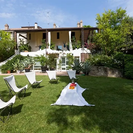 Vallugola 8, Emma Villas Pesaro