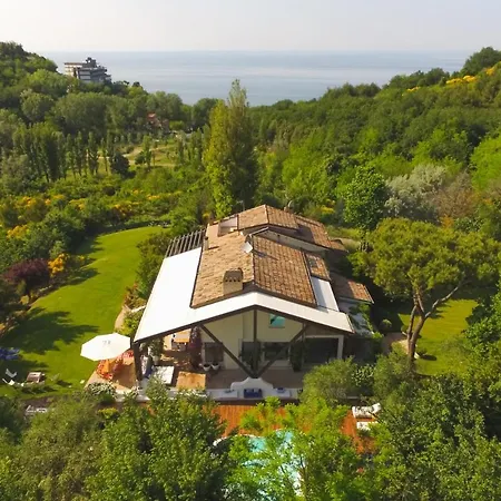 Villa Vallugola 8, Emma Villas *